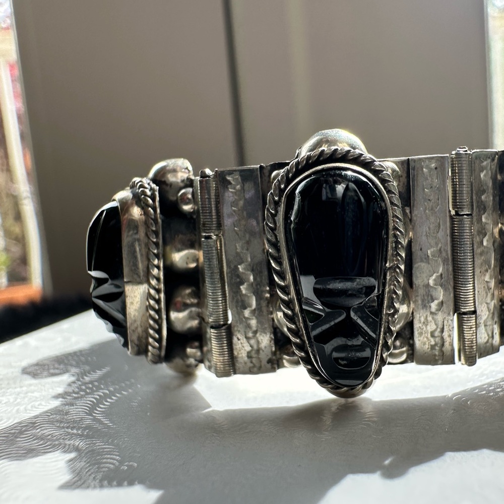 Vintage stone carved alpaca silver link bracelet - Picture 2 of 6